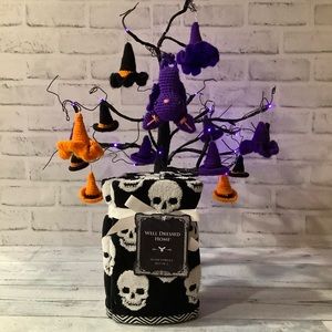 Well Dressed Home 2Pk. Faux Fur Skull Hand Towels